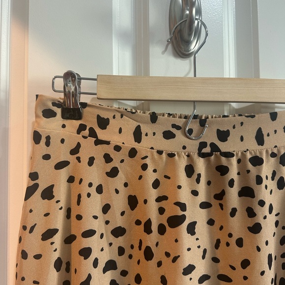 High low skirt - Picture 3 of 7